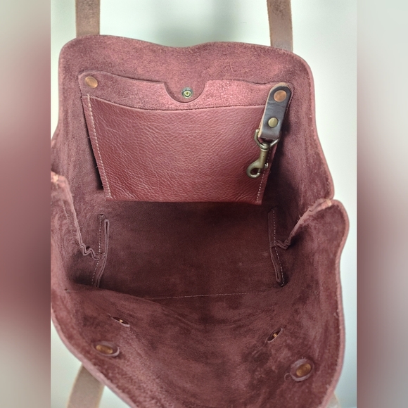 Go Forth Goods Merlot Medium Avery - Picture 3 of 5